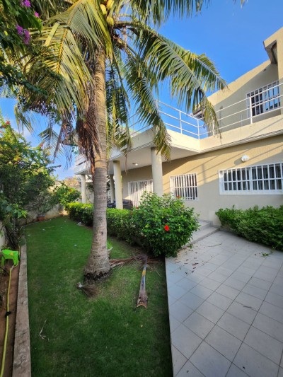 villa duplex 6 chambres sur 1 lot 1/4 avec titre foncier