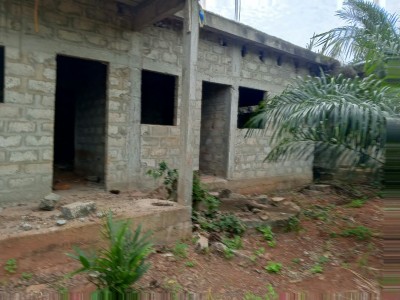 10 lots cloturés avec titre foncier