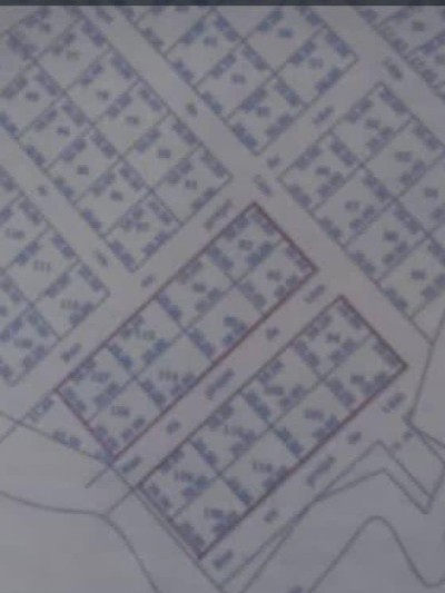 16 lots collés avec titre foncier à 200m du goudron