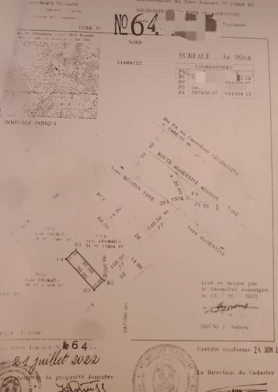 démi lot cloturé avec titre foncier