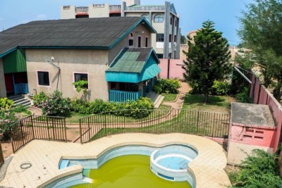 villa duplex 5 chambres sur 1 lot et démi avec titre en cours