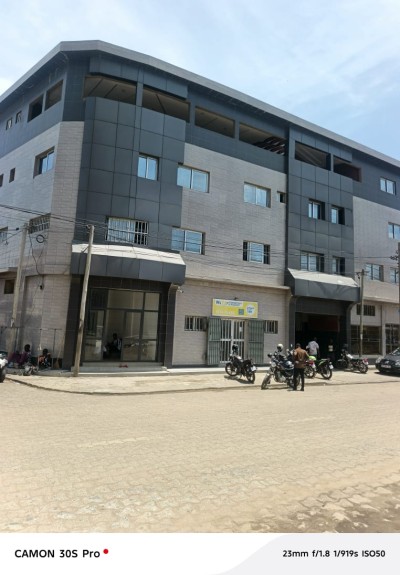 immeuble r+3 avec titre foncier au grand marché assigamé