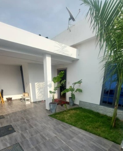 belle villa 3 chambres sur 1/4 de lot avec titre en cours