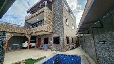 villa duplex 6 chambres sur démi lot avec titre foncier
