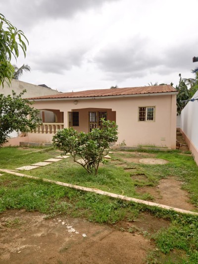 villa 2 chambres sur démi lot avec 3 tampons