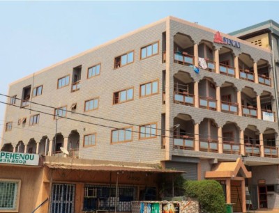grand immeuble commercial sur 1 lot avec titre