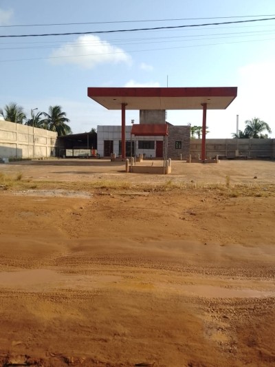 station d'essence sur 1 lot avec titre foncier