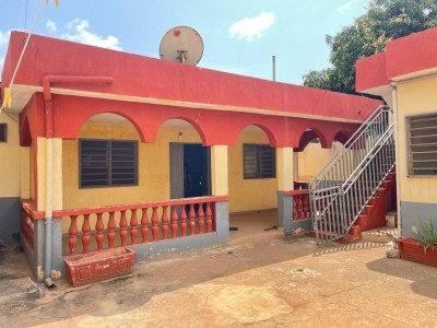 villa dallée 3 chambres sur démi lot avec 3 tampons