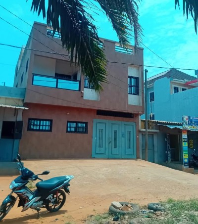 villa duplex 3 chambres sur démi lot avec titre foncier