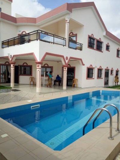sublime villa 5 chambres meublée avec piscine