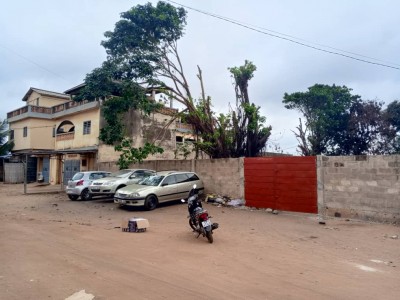 1 lot cloturé avec titre foncier à 150m du goudron