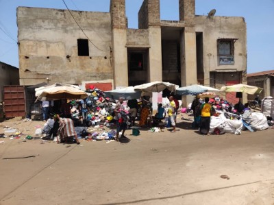 1 lot avec immeuble magasin  avec 3 tampons