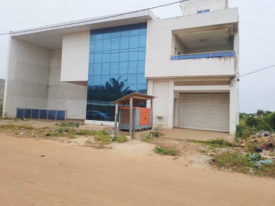 grand immeuble de location sur 1 lot avec titre foncier