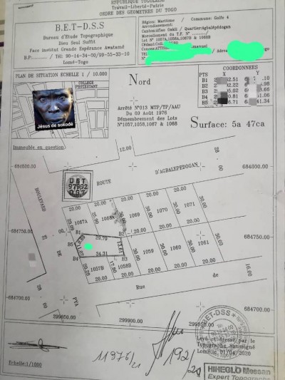 1 lot avec titre foncier en cours au bord des pavés