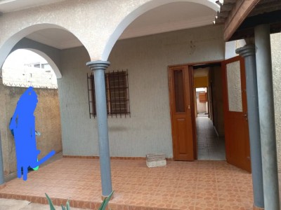 villa dallée 2 chambres sur démi lot avec plan simple+mandat