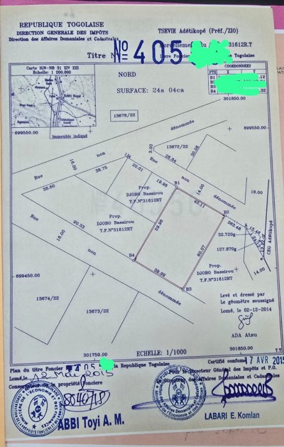 4 lots collés cloturés avec titre foncier à 880ùm du goudron