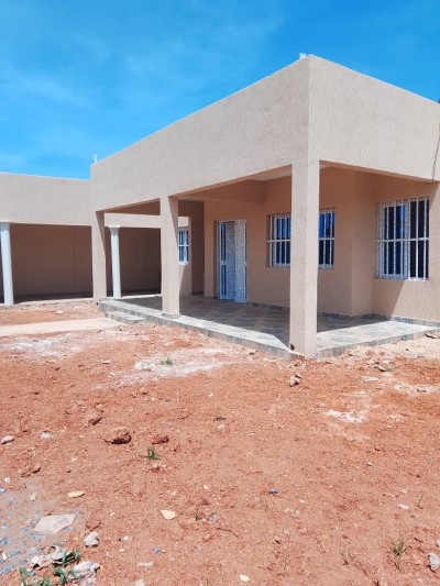 Nouvelle villa  4 chambres sur 1 lot avec titre en cours