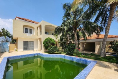 Superbe villa duplex 5 chambres sur 1 lot avec titre foncier