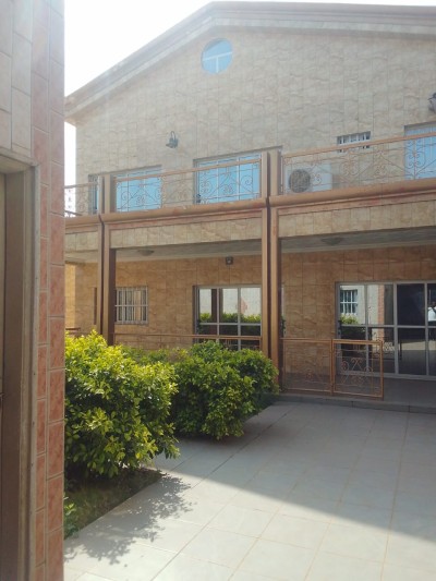 villa de haut standing 5 chambres sur 1 lot avec titre foncier