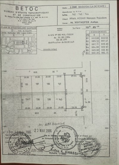 3 lots collés cloturés avec 3 tampons à 150m du goudron