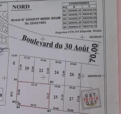 2 lots collés avec certificat administratif à 30m du goudron