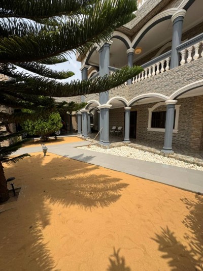 Splendide villa 5 chambres sur 1 lot avec titre foncier en cours