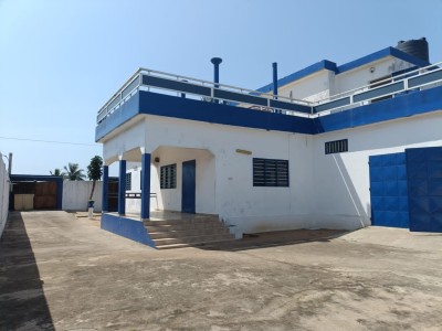 villa 3 chambres sur 1 lot avec titre foncier coté plage