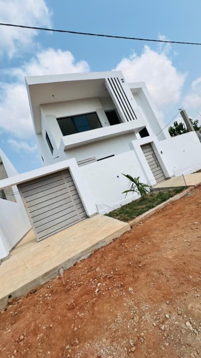 belle villa duplex 3 chambres sur 1/4 de lot avec titre en cours