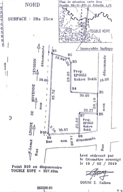 4 lots 3/4 collés avec titre foncier au bord du goudron