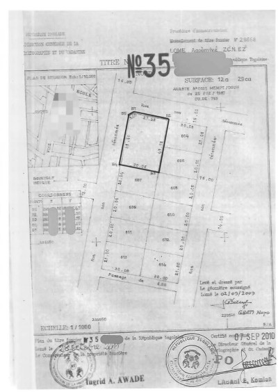 2 lots collés cloturés avec titre foncier à 50m du goudron