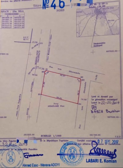 4 lots collés avec titre foncier au bord de la grande voie